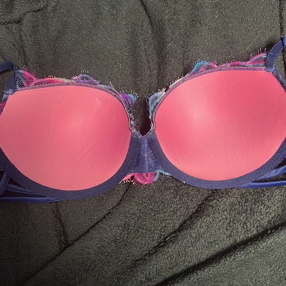 Victoria Secret Push Up Bra S34C - Picture 6 of 6